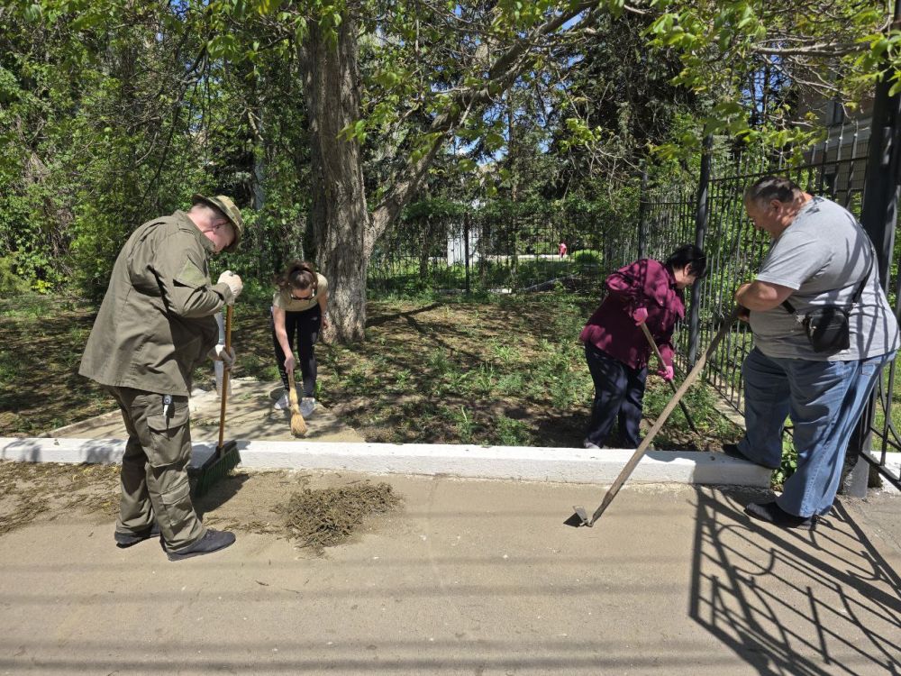 По партийному проекту «Городская среда», в рамках двухмесячника по благоустройству населенных пунктов Донецкой Народной Республики, в Старобешевском муниципальном округе прошел День чистоты По партийному проекту «Городская среда», в рамках двухмесячника по благоустройству населенных пунктов Донецкой Народной Республики, в Старобешевском муниципальном округе прошел День чистоты