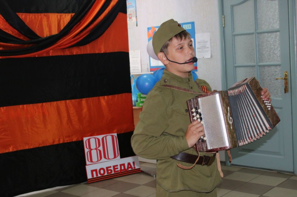 Сергей Желновач: Добрые дела. В женском клубе «Вектор жизни – работа для СВОих» при Дебальцевском городском центре занятости прошел торжественный концерт, посвященный 80-летию Великой Победы Сергей Желновач: Добрые дела. В женском клубе «Вектор жизни – работа для СВОих» при Дебальцевском городском центре занятости прошел торжественный концерт, посвященный 80-летию Великой Победы