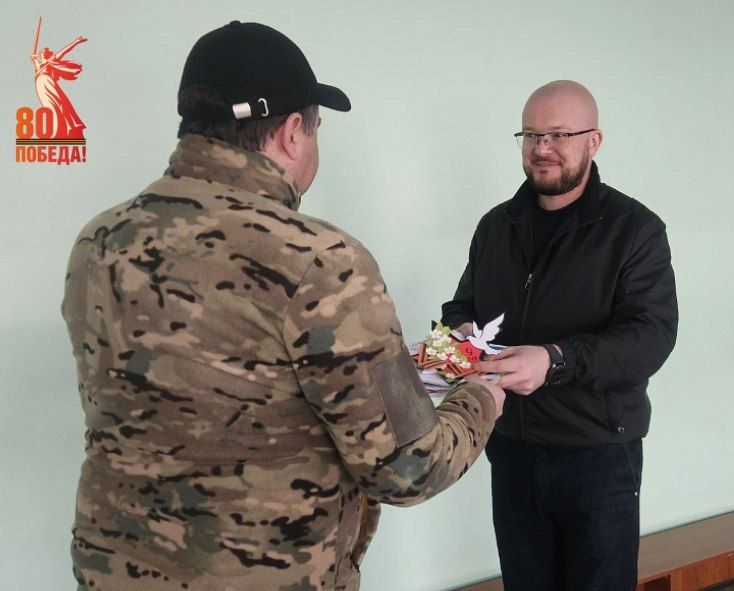 Роман Конев: Напиши письмо солдату — Пару, тройку тёплых строк Роман Конев: Напиши письмо солдату — Пару, тройку тёплых строк