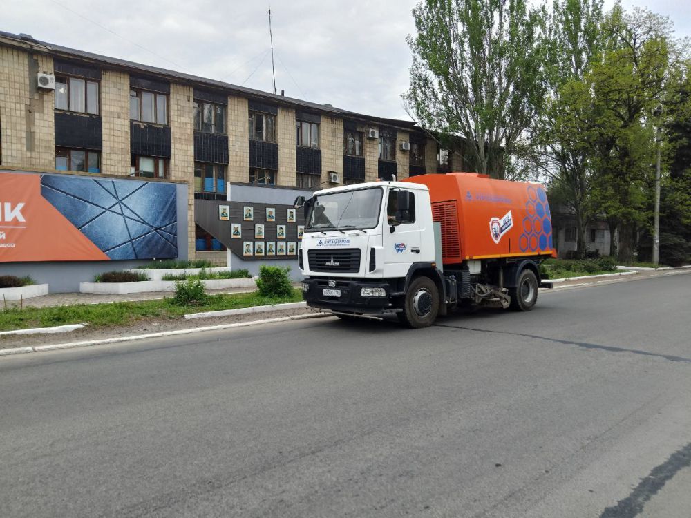 В Кировском внутригородском районе продолжаются работы по санитарному содержанию территории В Кировском внутригородском районе продолжаются работы по санитарному содержанию территории