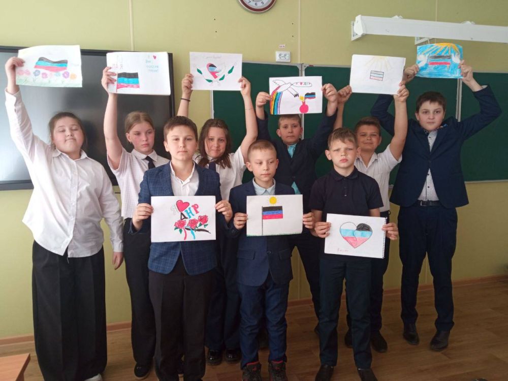 «С Днем рождения, Республика!» «С Днем рождения, Республика!»