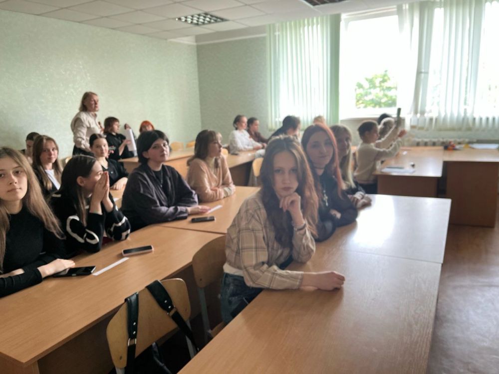 Василий Ткачук: В преддверии 9 мая, при поддержке Управы Калининского внутригородского района Администрации городского округа Донецк, ГБПОУ Донецкий педагогический колледж посетил бывший военный, участник боевых действий СВО... Василий Ткачук: В преддверии 9 мая, при поддержке Управы Калининского внутригородского района Администрации городского округа Донецк, ГБПОУ Донецкий педагогический колледж посетил бывший военный, участник боевых действий СВО...