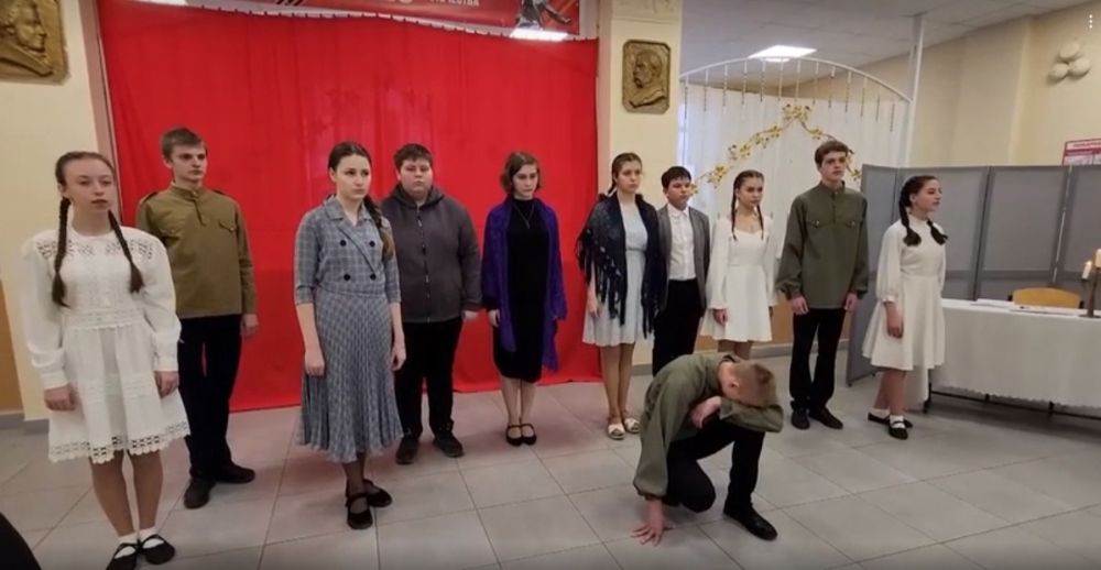Театр Победы: школьные сцены ДНР оживают к 9 Мая! Театр Победы: школьные сцены ДНР оживают к 9 Мая!