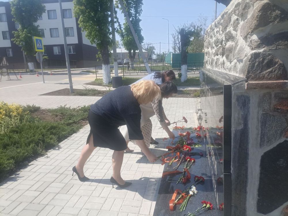 Сквозь года звенит Победа! Сквозь года звенит Победа!