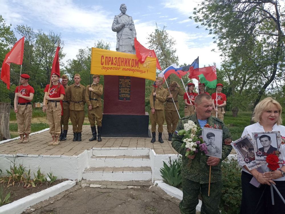 В преддверие 80-летия Победы член Общественной палаты ДНР Георгий Янков принял участие в памятном мероприятии в поселке Пролетарский Горняцкого района Макеевки В преддверие 80-летия Победы член Общественной палаты ДНР Георгий Янков принял участие в памятном мероприятии в поселке Пролетарский Горняцкого района Макеевки