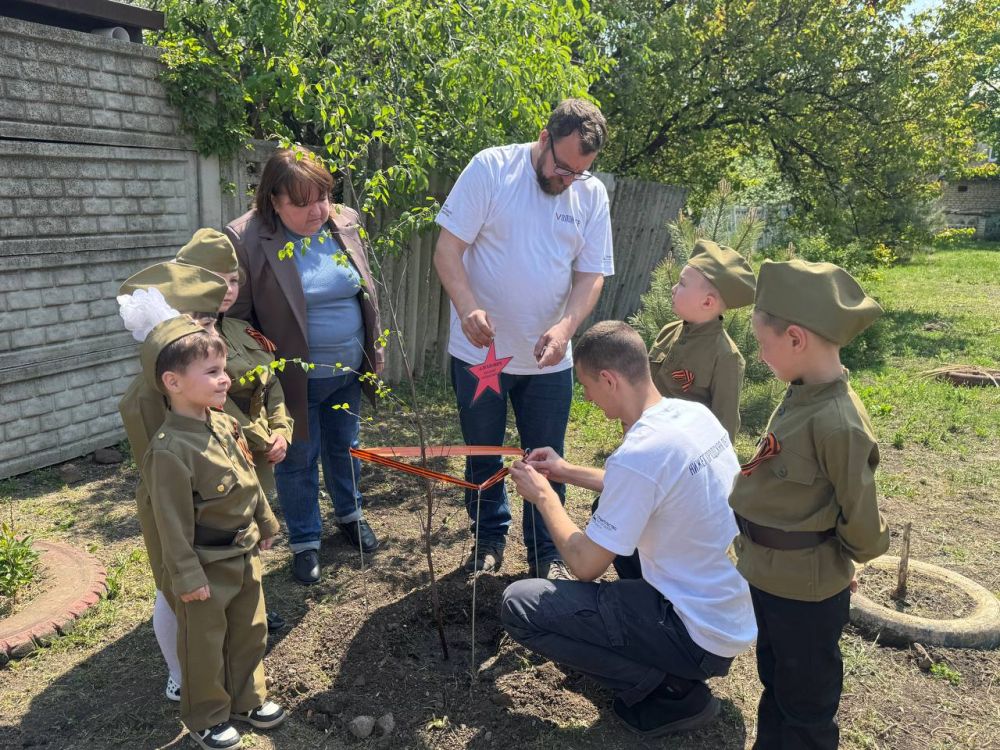 Символ Мира. В городском округе Иловайск на территории детского сада №3 «Ласточка» к 80-летию Великой Победы состоялась акция по высадке берез, как символ Мира Символ Мира. В городском округе Иловайск на территории детского сада №3 «Ласточка» к 80-летию Великой Победы состоялась акция по высадке берез, как символ Мира