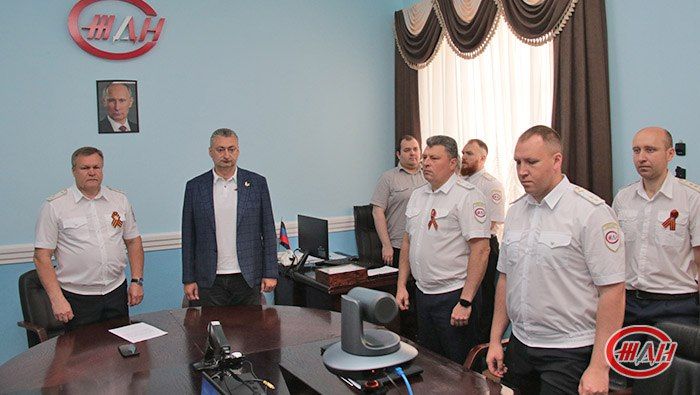 Сегодня, 7 мая, в ФГУП «ЖДН» чтили память героев, защищавших Родину в 1941-1945 годах, и чествовали железнодорожников-участников СВО Сегодня, 7 мая, в ФГУП «ЖДН» чтили память героев, защищавших Родину в 1941-1945 годах, и чествовали железнодорожников-участников СВО