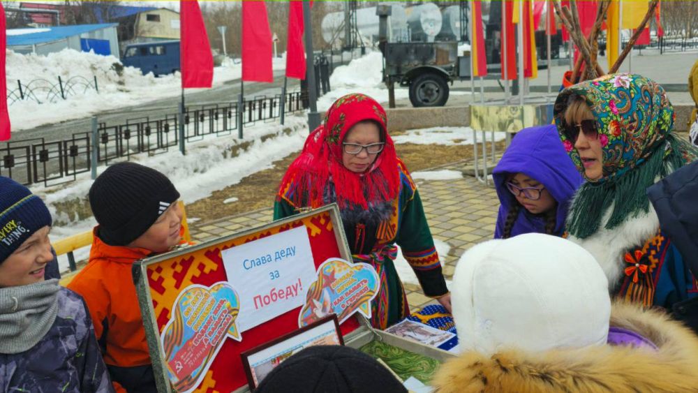 Ямал объединяет: «Салют, Победа!» звучит в Салемале и Красновке Ямал объединяет: «Салют, Победа!» звучит в Салемале и Красновке