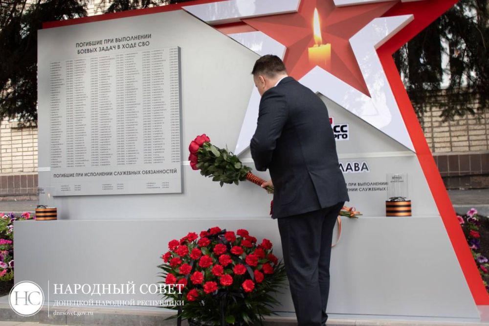 Константин Кузьмин: В феврале 2022 года, с началом специальной военной операции, многие жители Донецкой Народной Республики в едином порыве встали на защиту родной земли Константин Кузьмин: В феврале 2022 года, с началом специальной военной операции, многие жители Донецкой Народной Республики в едином порыве встали на защиту родной земли
