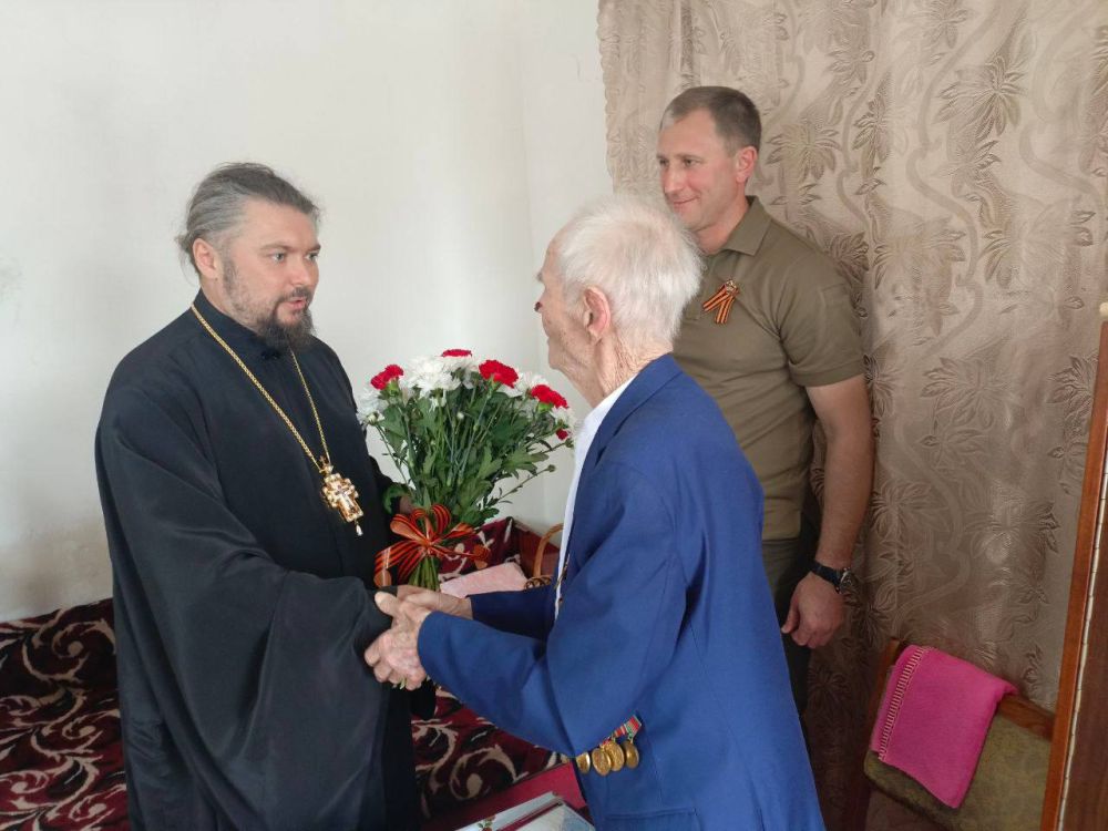 Александр Шатов: Поздравил ветерана Великой Отечественной войны с предстоящим праздником Александр Шатов: Поздравил ветерана Великой Отечественной войны с предстоящим праздником