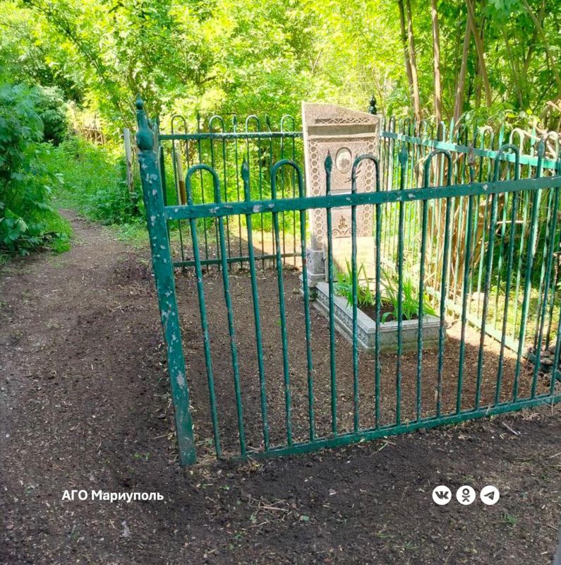 Работники городской ритуальной службы благоустроили место захоронения Героя Советского Союза Николая Герасимова Работники городской ритуальной службы благоустроили место захоронения Героя Советского Союза Николая Герасимова