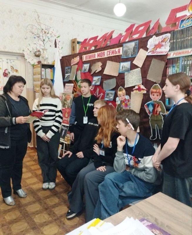 Виктория Жукова: 7 мая в библиотеке-филиале №1 прошел час истории «Я, война. Моя семья», посвященный празднованию 80-ой годовщине Победы в Великой Отечественной войне Виктория Жукова: 7 мая в библиотеке-филиале №1 прошел час истории «Я, война. Моя семья», посвященный празднованию 80-ой годовщине Победы в Великой Отечественной войне