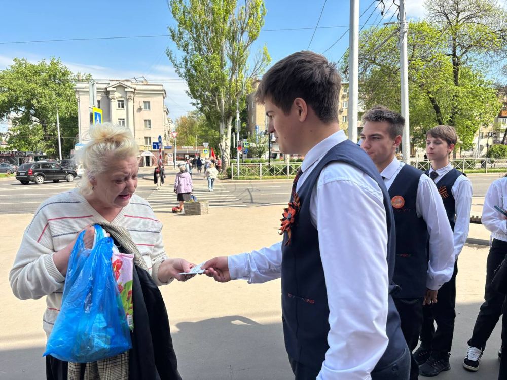 Василий Ткачук: В преддверии празднования 80-летия Победы в Великой Отечественной войне, в рамках проекта партии «Единая Россия» «Историческая Память» сотрудники Управы Калининского внутригородского района Администрации... Василий Ткачук: В преддверии празднования 80-летия Победы в Великой Отечественной войне, в рамках проекта партии «Единая Россия» «Историческая Память» сотрудники Управы Калининского внутригородского района Администрации...