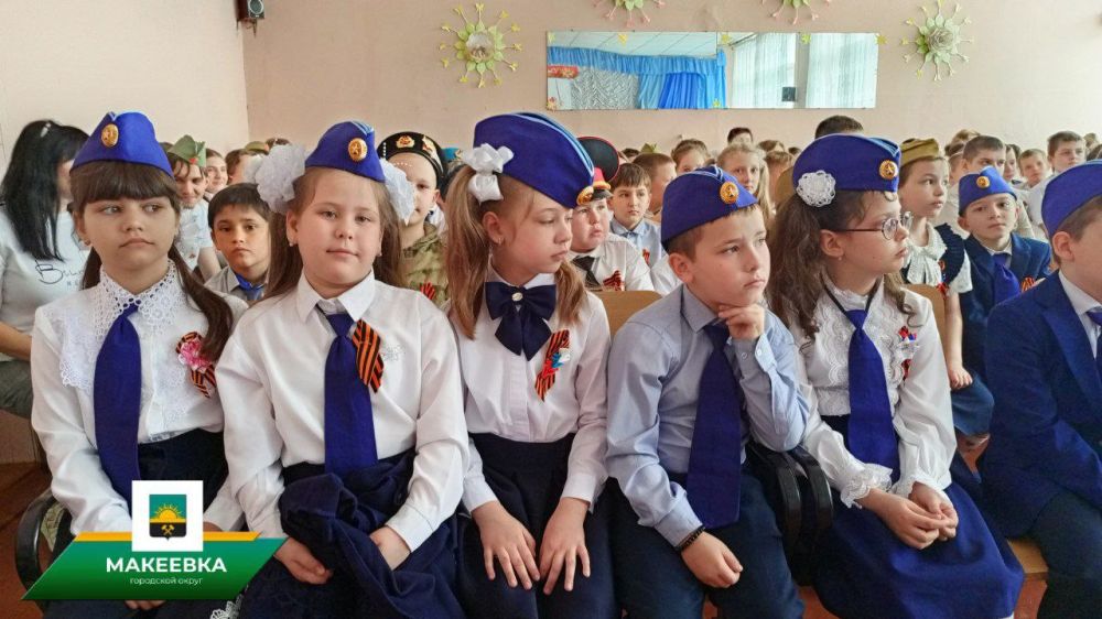 Новое музыкальное оборудование для оснащения актового зала по поручению Главы ДНР передано макеевской школе №56 ко Дню Победы Новое музыкальное оборудование для оснащения актового зала по поручению Главы ДНР передано макеевской школе №56 ко Дню Победы