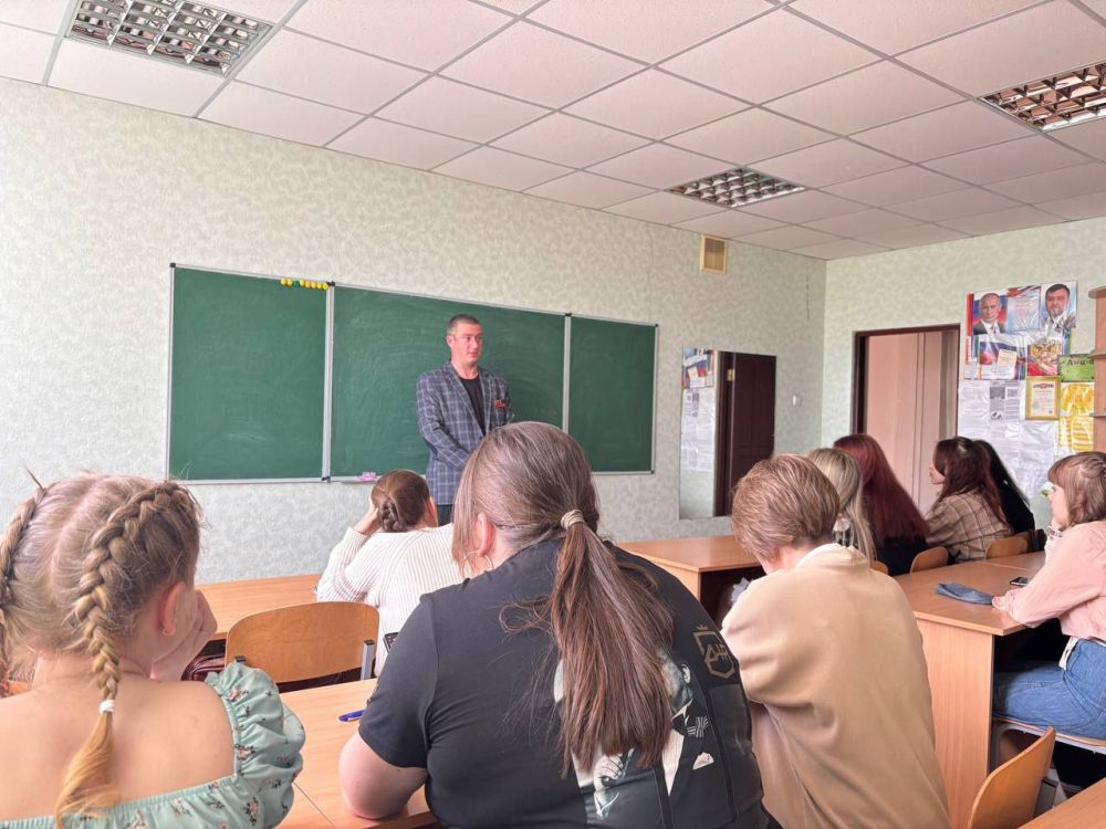 Василий Ткачук: В преддверии 9 мая, при поддержке Управы Калининского внутригородского района Администрации городского округа Донецк, ГБПОУ Донецкий педагогический колледж посетил бывший военный, участник боевых действий СВО... Василий Ткачук: В преддверии 9 мая, при поддержке Управы Калининского внутригородского района Администрации городского округа Донецк, ГБПОУ Донецкий педагогический колледж посетил бывший военный, участник боевых действий СВО...