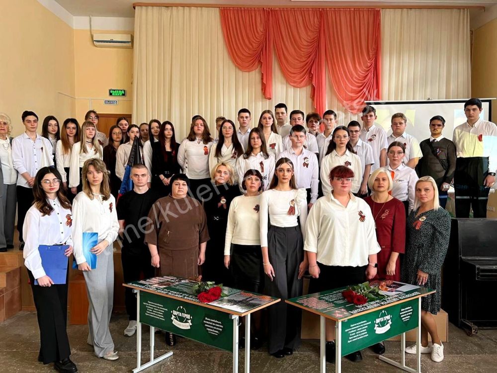 Алексей Кулемзин: С 2022 года донецкие школы активно участвуют во Всероссийском образовательном проекте «Парта Героя» Алексей Кулемзин: С 2022 года донецкие школы активно участвуют во Всероссийском образовательном проекте «Парта Героя»
