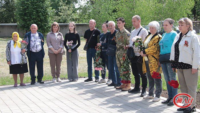 Сегодня, 7 мая, на территории Дебальцевского отряда ведомственной охраны ФГУП «ЖДН» торжественное открыт мемориал в память о сотрудниках Центра ведомственной охраны ФГУП «ЖДН», погибших в ходе специальной военной операции Сегодня, 7 мая, на территории Дебальцевского отряда ведомственной охраны ФГУП «ЖДН» торжественное открыт мемориал в память о сотрудниках Центра ведомственной охраны ФГУП «ЖДН», погибших в ходе специальной военной операции