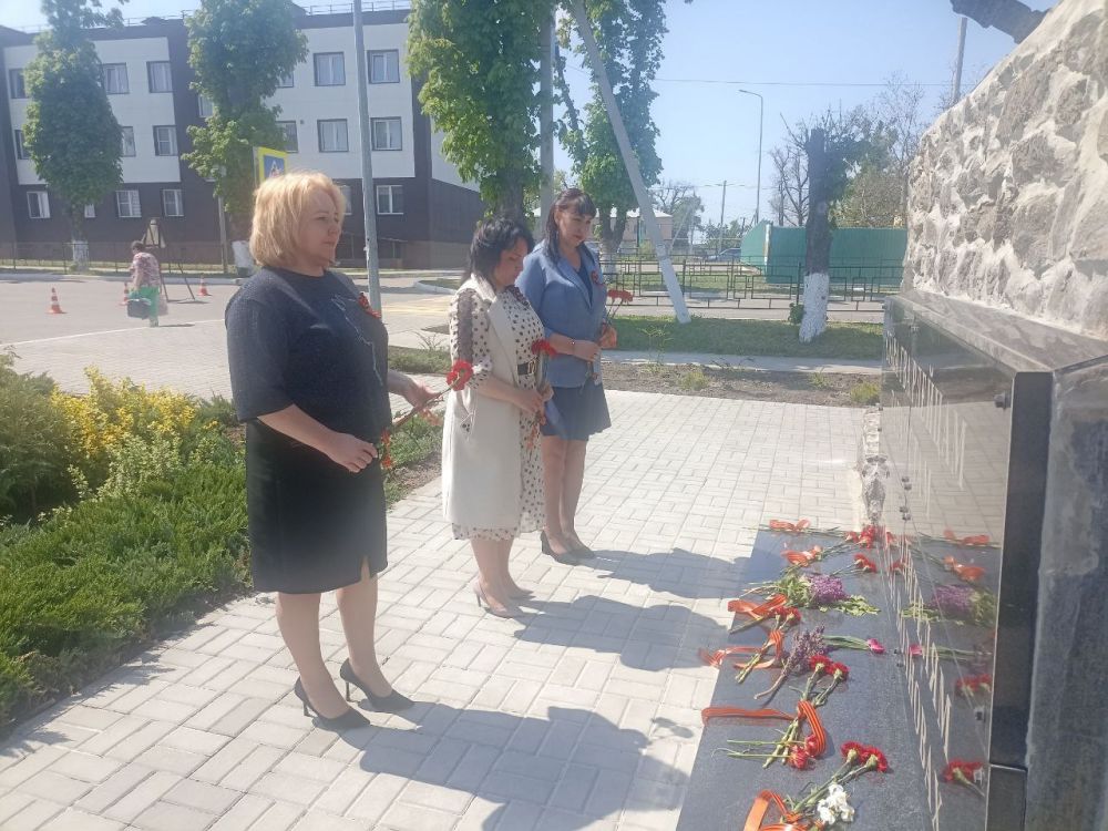 Сквозь года звенит Победа! Сквозь года звенит Победа!