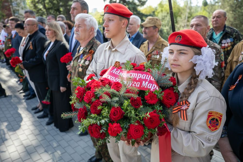 Олег Моргун: В кругу почетных гостей торжественно открыли памятник танкистам Южного фронта «Танк Т-34» Олег Моргун: В кругу почетных гостей торжественно открыли памятник танкистам Южного фронта «Танк Т-34»