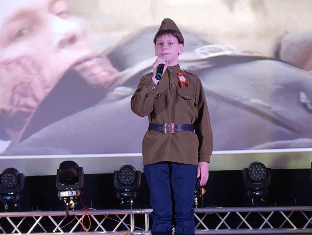 В Снежном состоялся праздничный концерт «Сияй в веках, Великая победа» В Снежном состоялся праздничный концерт «Сияй в веках, Великая победа»