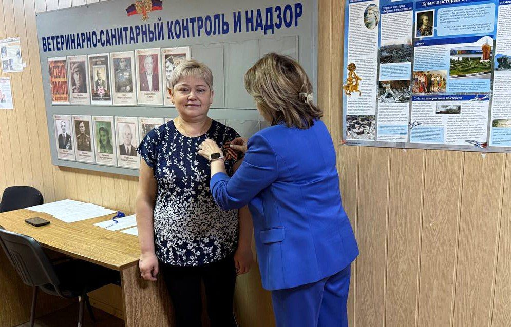 Георгиевская лента — символ Победы, олицетворяющий память о героических подвигах русских солдат в Великой Отечественной войне, а также о воинской доблести всех поколений защитников нашей Родины Георгиевская лента — символ Победы, олицетворяющий память о героических подвигах русских солдат в Великой Отечественной войне, а также о воинской доблести всех поколений защитников нашей Родины