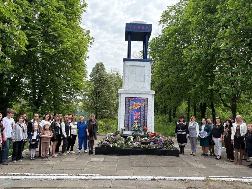 Юрий Будрин: В преддверии 80-летия Дня Победы, в Кировском районе города Донецка, коллектив Дворца культуры "Лидиевка" с представителями ГКДОУ «Детский сад № 165 г.о. Донецк» и ГБОУ "Школа № 80 г. о. Донецк" приняли участие... Юрий Будрин: В преддверии 80-летия Дня Победы, в Кировском районе города Донецка, коллектив Дворца культуры "Лидиевка" с представителями ГКДОУ «Детский сад № 165 г.о. Донецк» и ГБОУ "Школа № 80 г. о. Донецк" приняли участие...