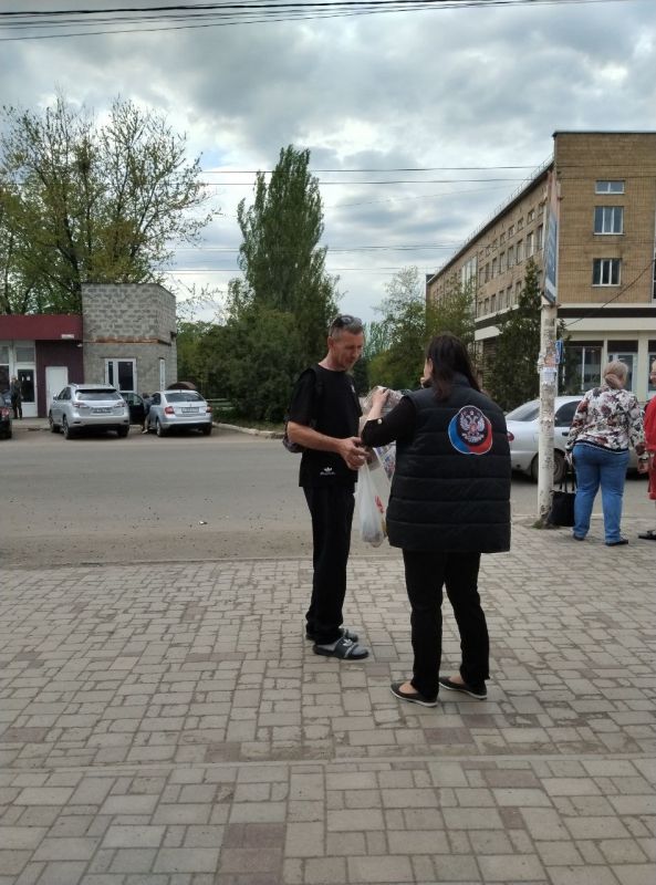 В Червоногвардейском районе прошла раздача газет В Червоногвардейском районе прошла раздача газет