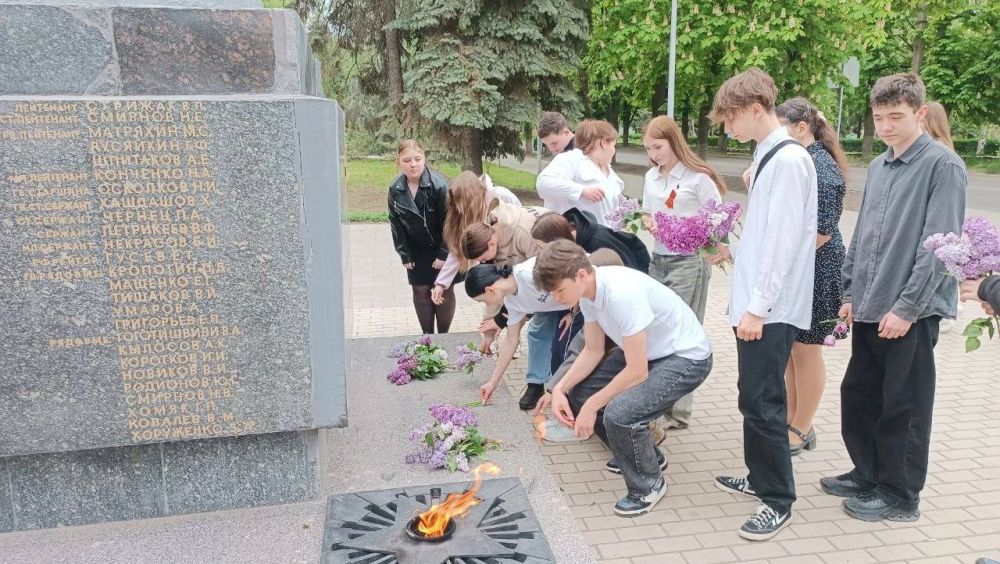 Олег Трофимов: Память в сердцах храним…. День Победы — это священный праздник для всех граждан нашей страны, ведь память о героях, победивших фашизм, живет в каждой семье Олег Трофимов: Память в сердцах храним…. День Победы — это священный праздник для всех граждан нашей страны, ведь память о героях, победивших фашизм, живет в каждой семье