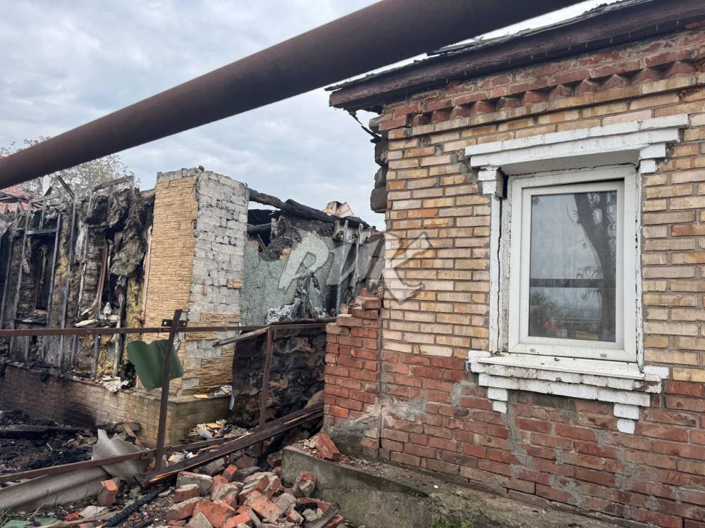 Иван Приходько: Последствия вчерашнего (06.05.2025 г.) артобстрела поселка Победа (Центрально-Городской район Горловки) со стороны украинских нацистов Иван Приходько: Последствия вчерашнего (06.05.2025 г.) артобстрела поселка Победа (Центрально-Городской район Горловки) со стороны украинских нацистов