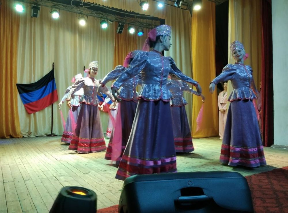 7 мая в честь данного события в МБУ «Дворец культуры им. К.И. Поченкова» прошла яркая и запоминающаяся праздничная концертная программа «Тебе, любимый Донбасс!» 7 мая в честь данного события в МБУ «Дворец культуры им. К.И. Поченкова» прошла яркая и запоминающаяся праздничная концертная программа «Тебе, любимый Донбасс!»
