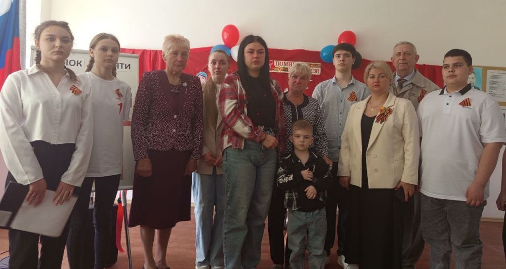 Наталья Бегуненко: Сегодня, 7 мая, в рамках проекта «Новая школа» партии «Единая Россия» в Петровском районе г. Донецка, в ГБОУ «Школа № 116 г. о. Донецк» состоялось торжественное открытие «Парт Героев» в честь выпускников... Наталья Бегуненко: Сегодня, 7 мая, в рамках проекта «Новая школа» партии «Единая Россия» в Петровском районе г. Донецка, в ГБОУ «Школа № 116 г. о. Донецк» состоялось торжественное открытие «Парт Героев» в честь выпускников...