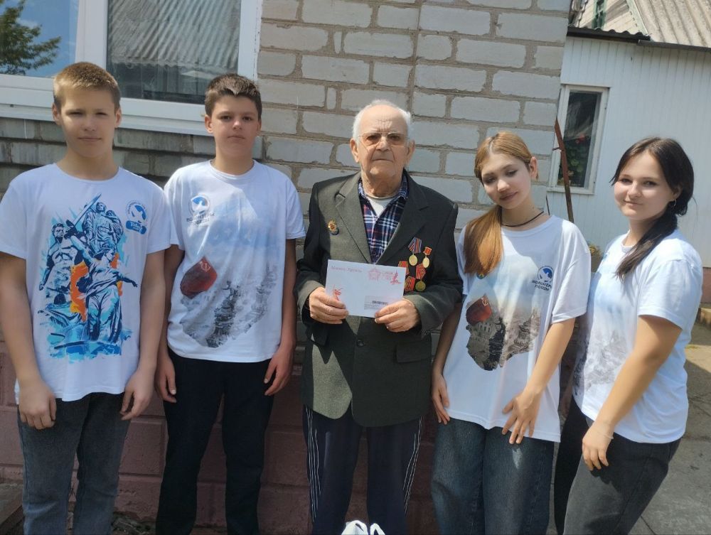 Сергей Желновач: Ветеранам городского округа Дебальцево вручили поздравительные письма от Президента Российской Федерации Владимира Владимировича Путина Сергей Желновач: Ветеранам городского округа Дебальцево вручили поздравительные письма от Президента Российской Федерации Владимира Владимировича Путина