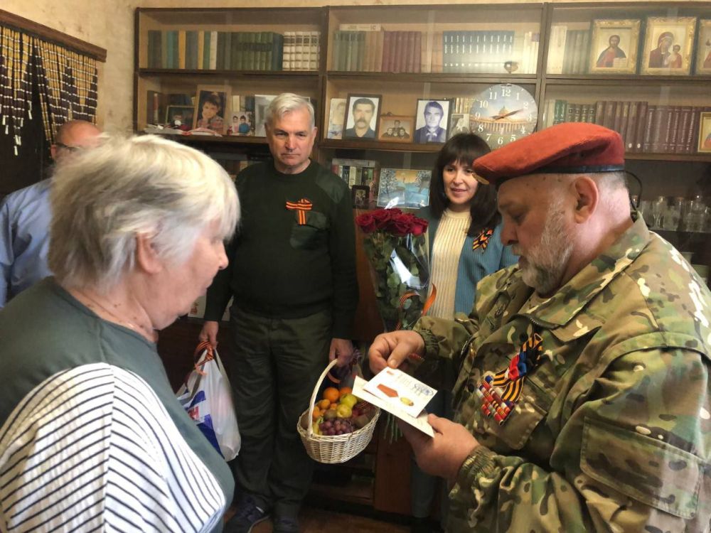 Василий Ткачук: В преддверии 80-летия Победы в Великой Отечественной войне руководитель Управы Калининского внутригородского района Елена Синецкая, первый заместитель руководителя Управы Калининского внутригородского района... Василий Ткачук: В преддверии 80-летия Победы в Великой Отечественной войне руководитель Управы Калининского внутригородского района Елена Синецкая, первый заместитель руководителя Управы Калининского внутригородского района...