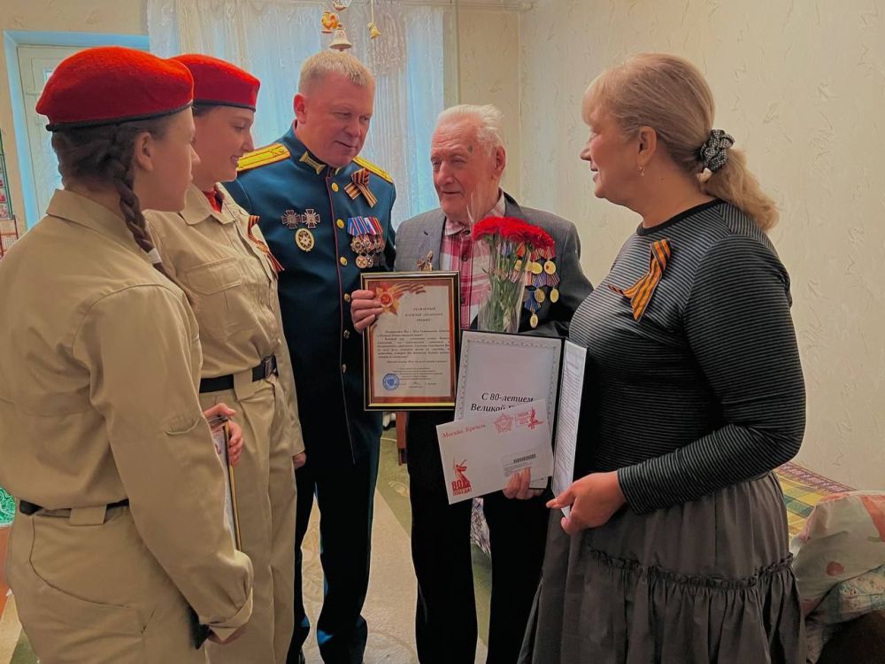 Татьяна Копылова: Сегодня в преддверии 80-летия Великой Победы поздравили ветеранов Великой отечественной Войны и узников блокадного Ленинграда Ворошиловского района Татьяна Копылова: Сегодня в преддверии 80-летия Великой Победы поздравили ветеранов Великой отечественной Войны и узников блокадного Ленинграда Ворошиловского района