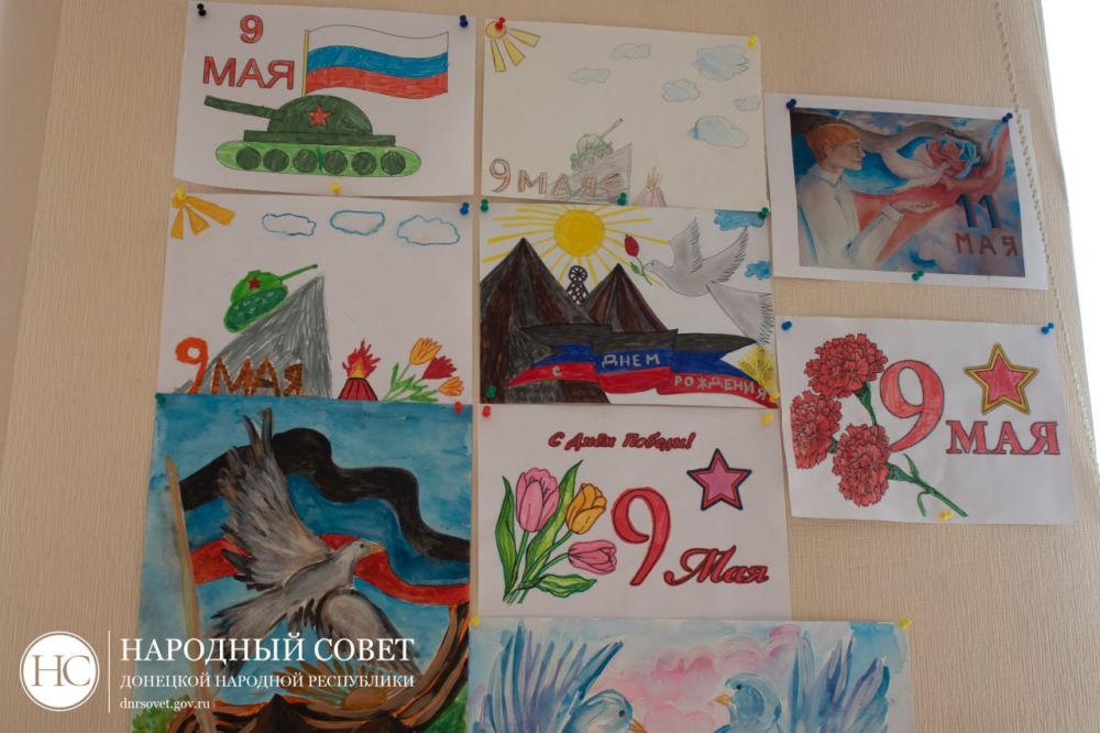 Константин Кузьмин: Накануне Дня Победы жители Донецкой Народной Республики принимают активное участие в праздничной акции «Окна Победы» Константин Кузьмин: Накануне Дня Победы жители Донецкой Народной Республики принимают активное участие в праздничной акции «Окна Победы»