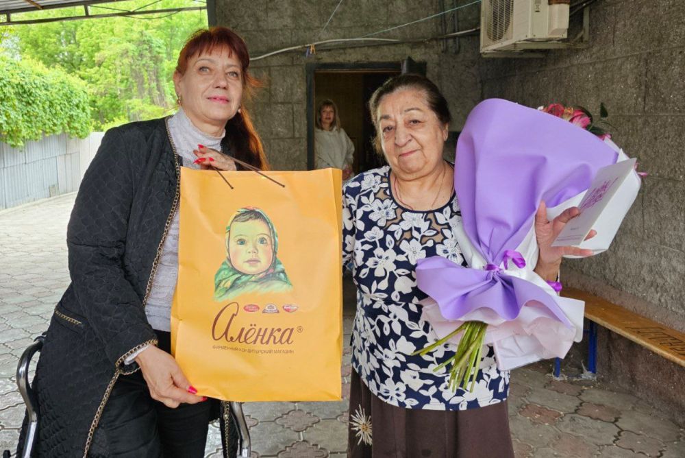 Татьяна Копылова: Сегодня в преддверии 80-летия Великой Победы поздравили ветеранов Великой отечественной Войны и узников блокадного Ленинграда Ворошиловского района Татьяна Копылова: Сегодня в преддверии 80-летия Великой Победы поздравили ветеранов Великой отечественной Войны и узников блокадного Ленинграда Ворошиловского района