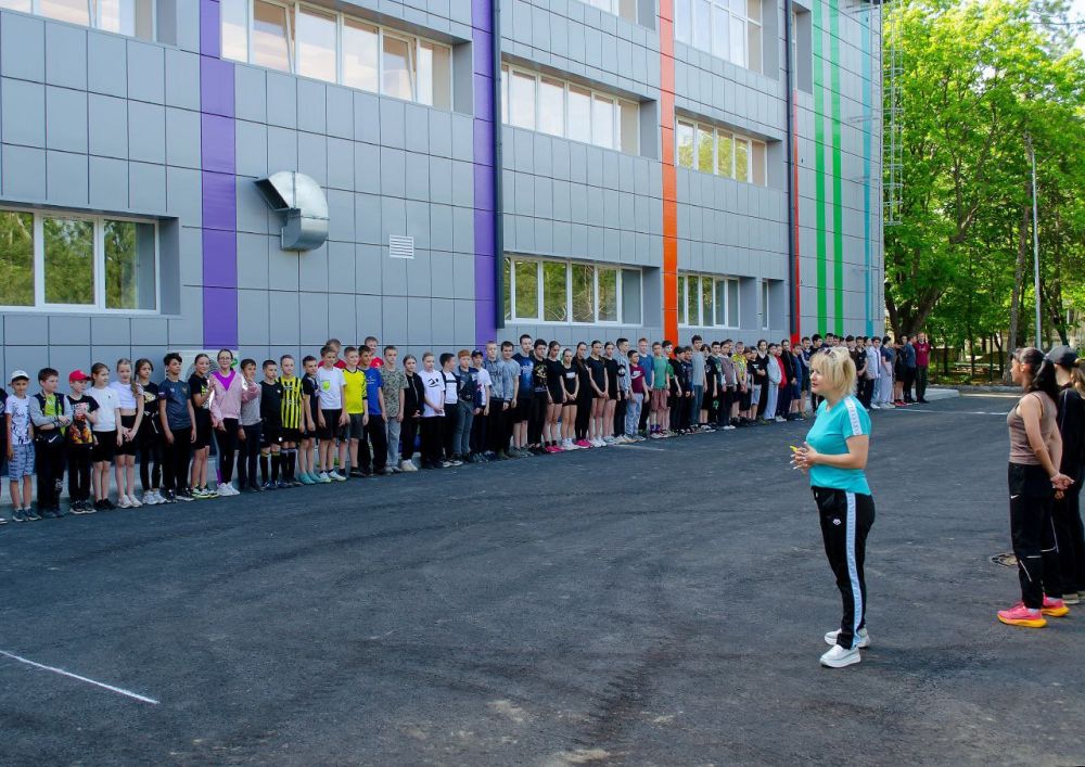 7 мая, в спортивной школе города Докучаевска, состоялись эстафетные забеги среди спортсменов «Эстафеты в честь Дня Победы», посвященные 80-ой годовщине Победы в Великой Отечественной войне в рамках проекта «Детский спорт» ... 7 мая, в спортивной школе города Докучаевска, состоялись эстафетные забеги среди спортсменов «Эстафеты в честь Дня Победы», посвященные 80-ой годовщине Победы в Великой Отечественной войне в рамках проекта «Детский спорт» ...