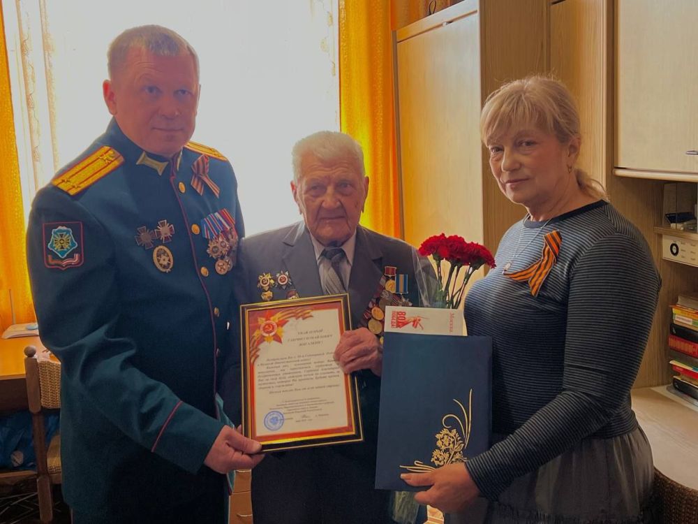 Татьяна Копылова: Сегодня в преддверии 80-летия Великой Победы поздравили ветеранов Великой отечественной Войны и узников блокадного Ленинграда Ворошиловского района Татьяна Копылова: Сегодня в преддверии 80-летия Великой Победы поздравили ветеранов Великой отечественной Войны и узников блокадного Ленинграда Ворошиловского района
