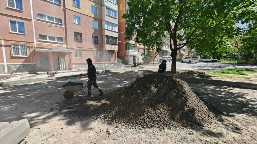 Дворовые площадки Мариуполя преображаются благодаря Санкт-Петербургу Дворовые площадки Мариуполя преображаются благодаря Санкт-Петербургу