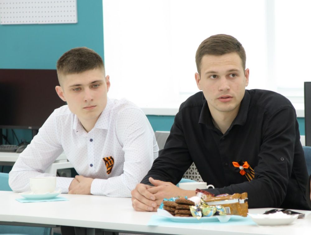 РЕКТОР ДОННУЭТ ВСТРЕТИЛАСЬ СО СТУДЕНТАМИ – УЧАСТНИКАМИ СВО НАКАНУНЕ ПРАЗДНИКА ВЕЛИКОЙ ПОБЕДЫ РЕКТОР ДОННУЭТ ВСТРЕТИЛАСЬ СО СТУДЕНТАМИ – УЧАСТНИКАМИ СВО НАКАНУНЕ ПРАЗДНИКА ВЕЛИКОЙ ПОБЕДЫ