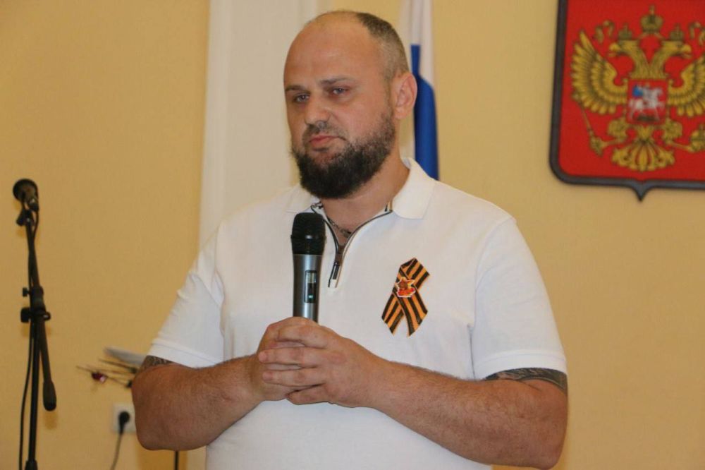 В Харцызском городском Дворце культуры состоялся торжественное мероприятие, посвященный празднованию Дня Победы, ставший ярким выражением глубокого уважения к подвигу советского народа в Великой Отечественной войне В Харцызском городском Дворце культуры состоялся торжественное мероприятие, посвященный празднованию Дня Победы, ставший ярким выражением глубокого уважения к подвигу советского народа в Великой Отечественной войне