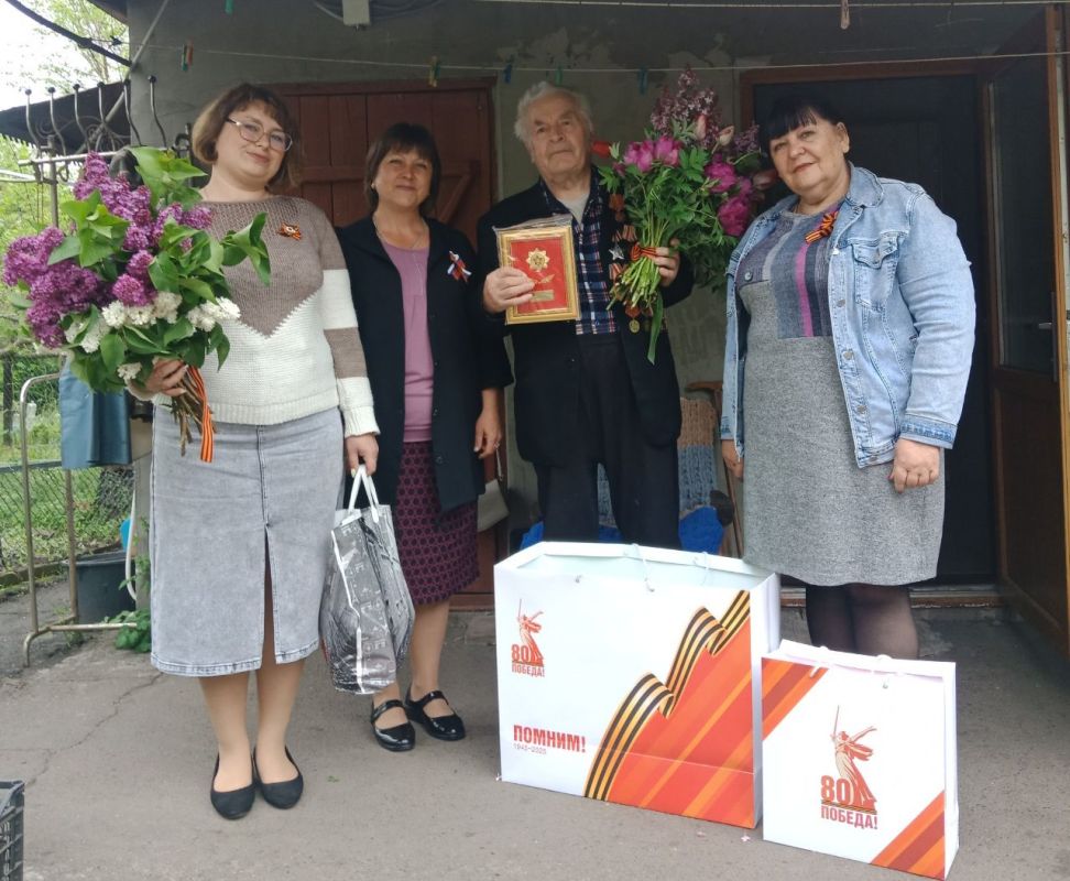 Продолжаем чествовать ветеранов Продолжаем чествовать ветеранов
