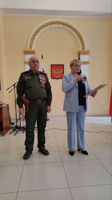 Сегодня, 8 мая, в зале Харцызского Дворца культуры состоялось торжественное мероприятие посвященное 80-летию Великой Победы организованное Боевым Братством г. Харцызска во главе с руководителем Сержиком Мхеяном Сегодня, 8 мая, в зале Харцызского Дворца культуры состоялось торжественное мероприятие посвященное 80-летию Великой Победы организованное Боевым Братством г. Харцызска во главе с руководителем Сержиком Мхеяном