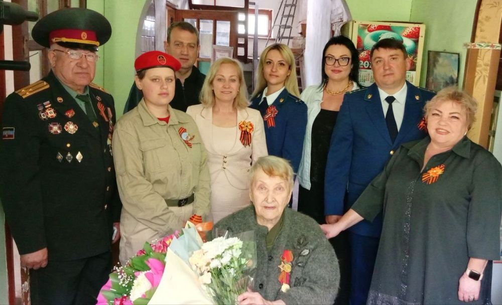 Наталья Бегуненко: Руководитель Управы Петровского внутригородского района Администрации городского округа Донецк Бегуненко Наталья посетила ветеранов Великой Отечественной войны Райко Ивана Игнатьевича и Новикову Аллу... Наталья Бегуненко: Руководитель Управы Петровского внутригородского района Администрации городского округа Донецк Бегуненко Наталья посетила ветеранов Великой Отечественной войны Райко Ивана Игнатьевича и Новикову Аллу...