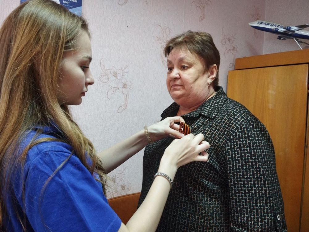 Молодёжь Тельмановского м.о. в преддверии 80-летия Победы раздала жителям населенных пунктов георгиевские ленты Молодёжь Тельмановского м.о. в преддверии 80-летия Победы раздала жителям населенных пунктов георгиевские ленты