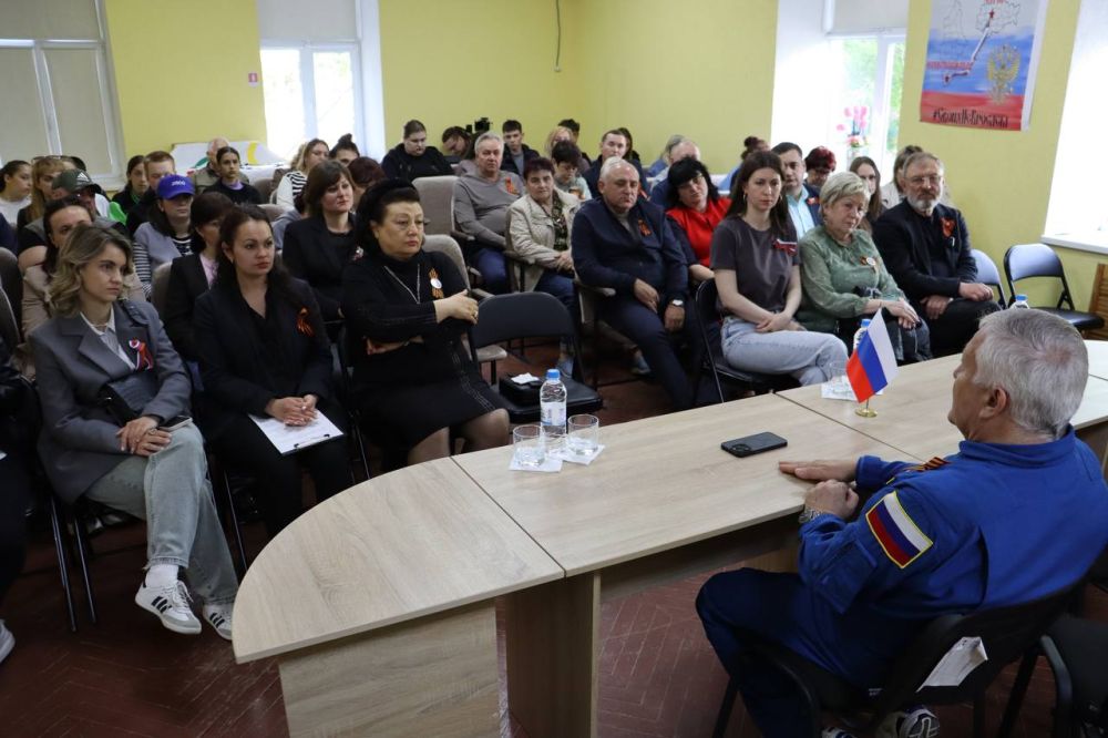В рамках визита представителей ФНКА греков России на территорию Приазовья состоялась встреча в пгт В рамках визита представителей ФНКА греков России на территорию Приазовья состоялась встреча в пгт