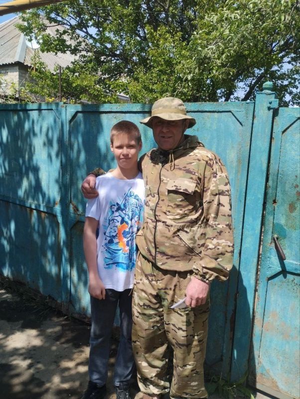 В преддверии праздника волонтеры ГБОУ «Мироновская школа №10 г.о. Дебальцево» поздравили военнослужащих с Днем Победы, подарив им не только символические подарки, но и частичку тепла и признательности в этот знаменательный... В преддверии праздника волонтеры ГБОУ «Мироновская школа №10 г.о. Дебальцево» поздравили военнослужащих с Днем Победы, подарив им не только символические подарки, но и частичку тепла и признательности в этот знаменательный...