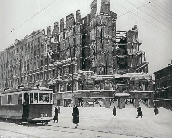 Два города — два фронта борьбы Два города — два фронта борьбы