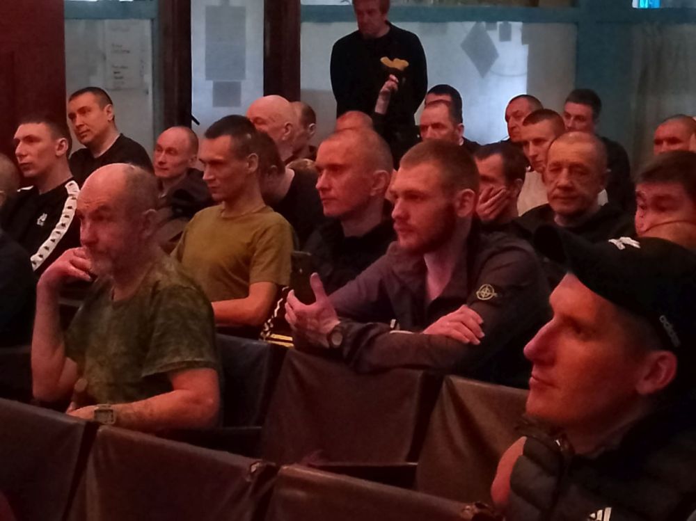 Артисты «Донбасса» поздравили с наступающим Днём Победы военнослужащих Республики Артисты «Донбасса» поздравили с наступающим Днём Победы военнослужащих Республики