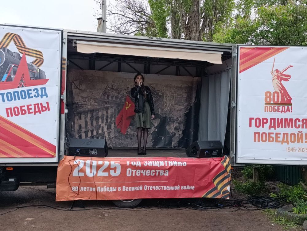 В Ольховке возложили цветы к Братской могиле советских воинов-освободителей В Ольховке возложили цветы к Братской могиле советских воинов-освободителей